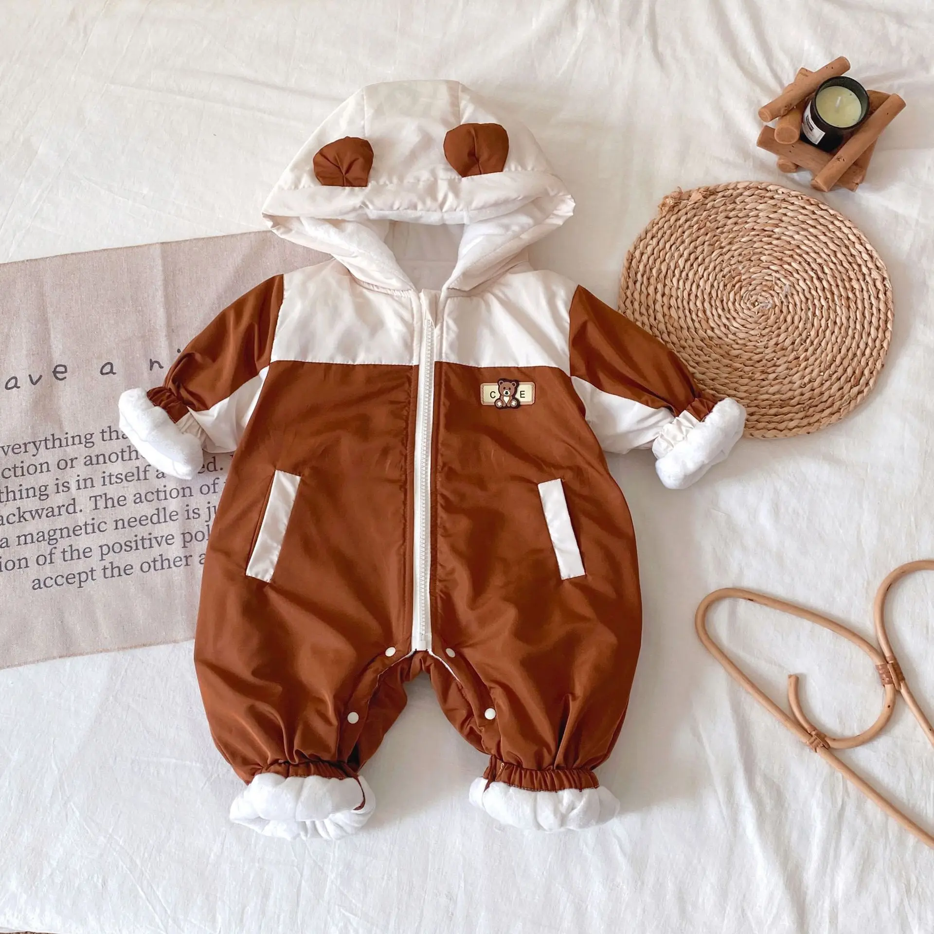 

2025 New Winter Clothing Baby Long Sleeve with Velvet Thickened Hoodie Warm Jumpsuit Zipper Cardigan Cartoon Crawler