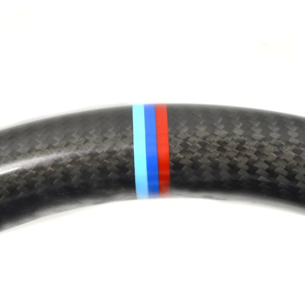 Geeignet für BMW Lenkrad aus Kohlefaser mit halbperforierter dreifarbiger Linie, deutscher Standard, blauer Stahlgabel (3er-Serie). – Detail 6
