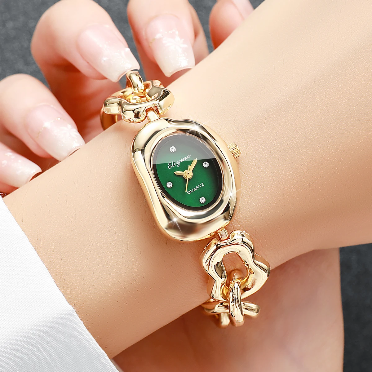 Fashion Green DIal Women Quartz Watch Elegant Gold Chain Bracelet Strap Ladies Wristwatches Clock Relogio Feminino (Without Box）