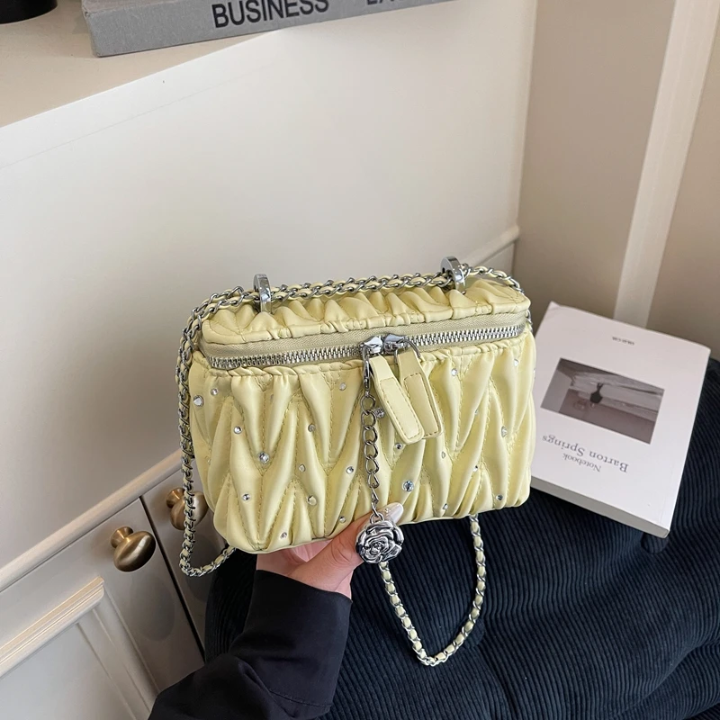 

Elegant Unique Diaper Bag: Stylish Crossbody Handbag For Women With Luxury Designer Look And Large Capacity Vintage Messenger