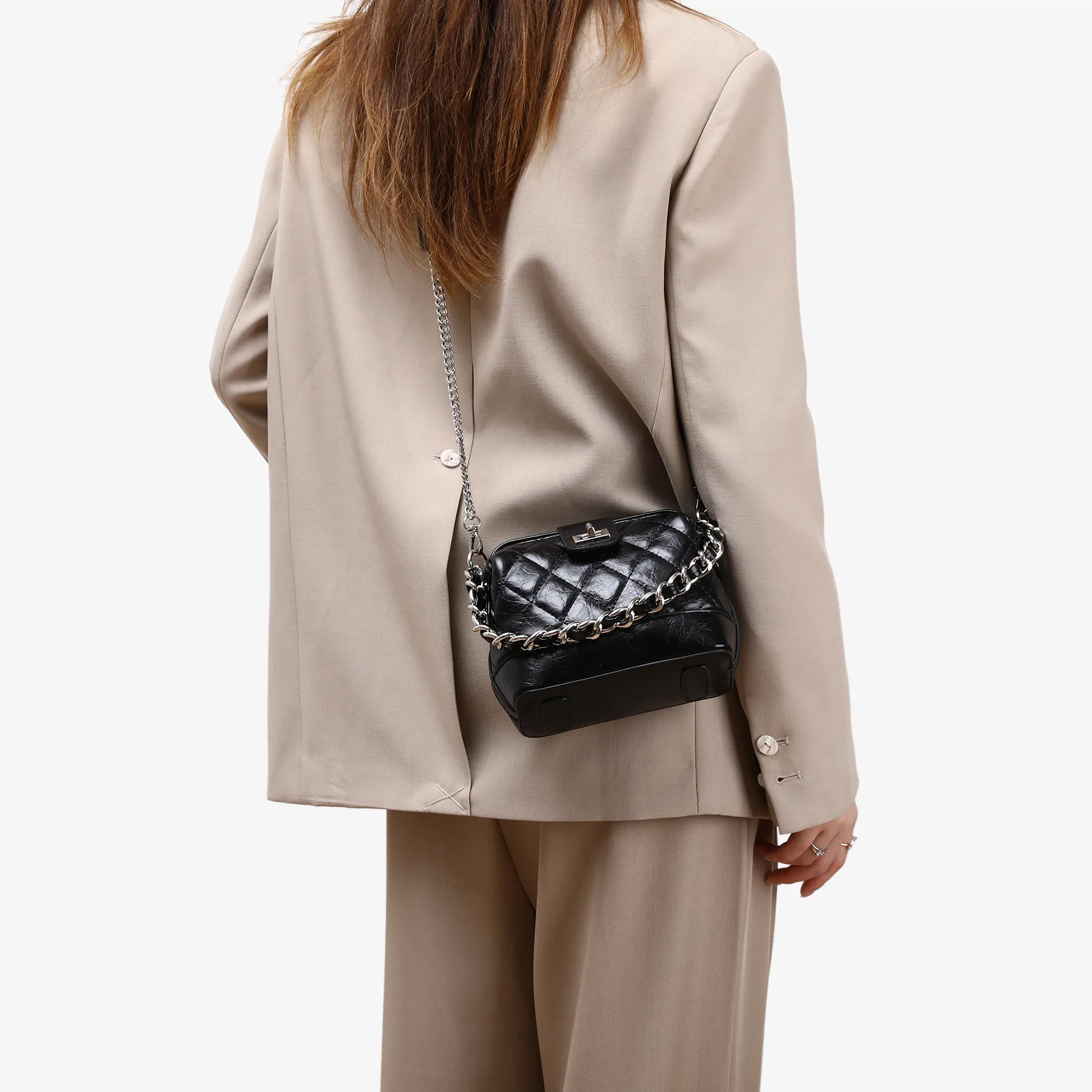 

Elegant Tote Bags for Ladies, High-Quality Leather Handbag By Famous Designer, Spacious Shoulder Bag Option