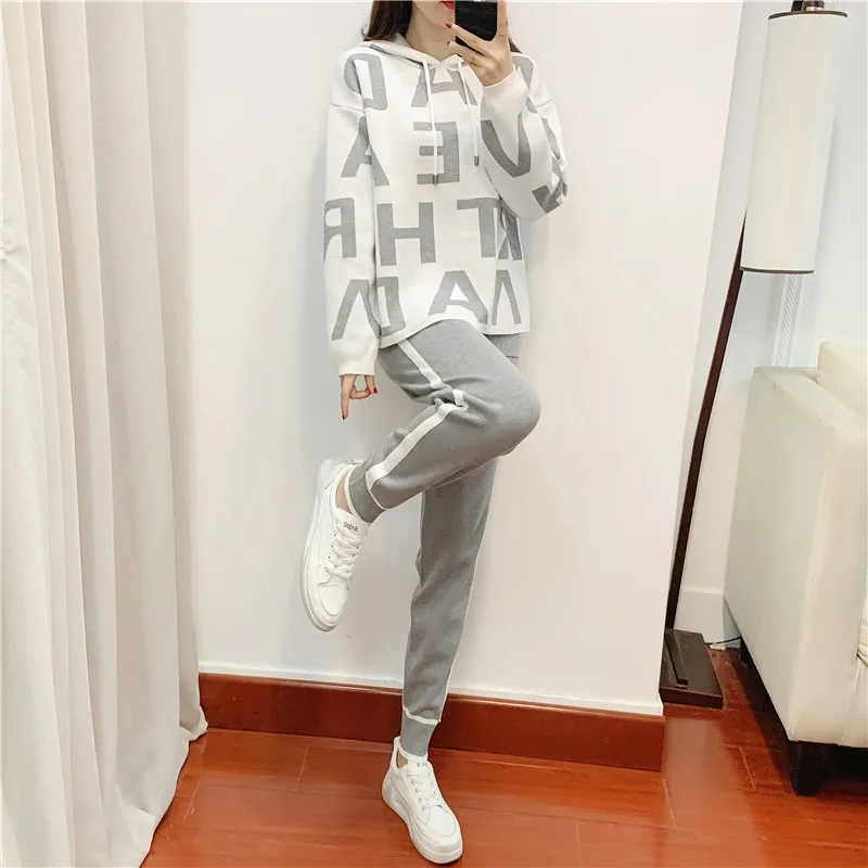 Spring and Autumn European Women's Fashion Tracksuit Women's long sleeved sweater+ Women's Pencil Pants Two Piece Set