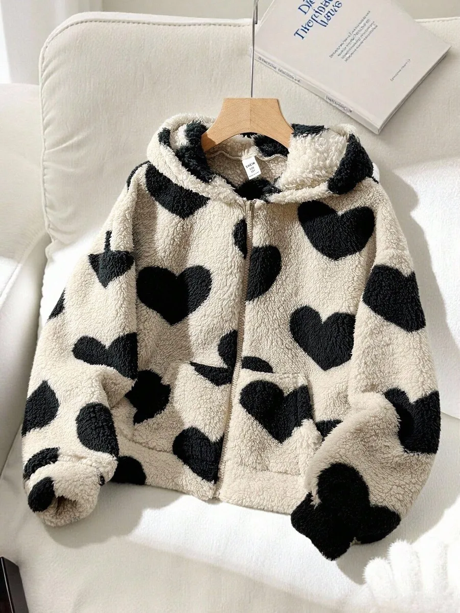 

Кремово-черная флисовая куртка на молнии с капюшоном и принтом в виде сердечек для детей