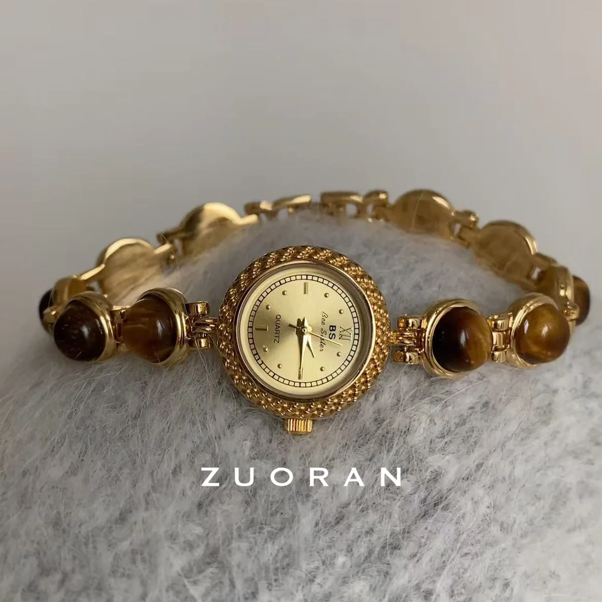 Elegant women's wristwatch, retro-style high-end luxury stone bracelet design, new trendy watch, perfect gift for women.