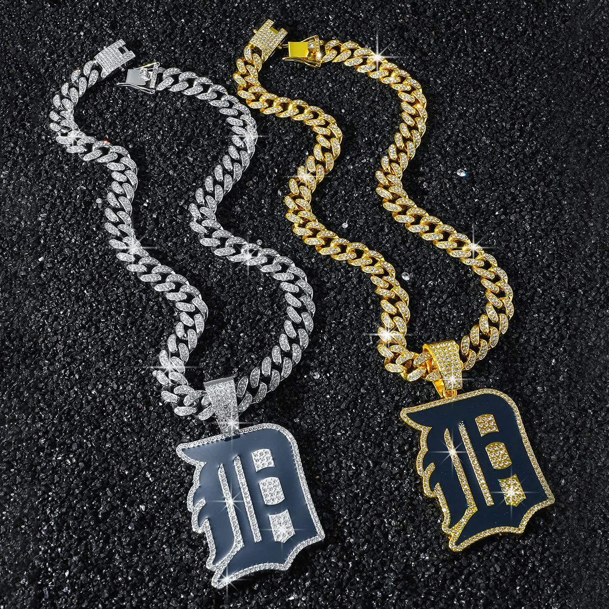 

Trend Men's Full Rhinestone Hip-Hop Personalized Drip Stick Team Logo Pendant Necklace