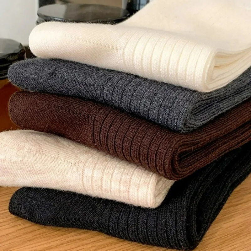 Calzini a metà polpaccio retrò tinta unita Calzini casual Harajuku giapponesi semplici alla moda di base Calzini morbidi e confortevoli per la casa autunno inverno