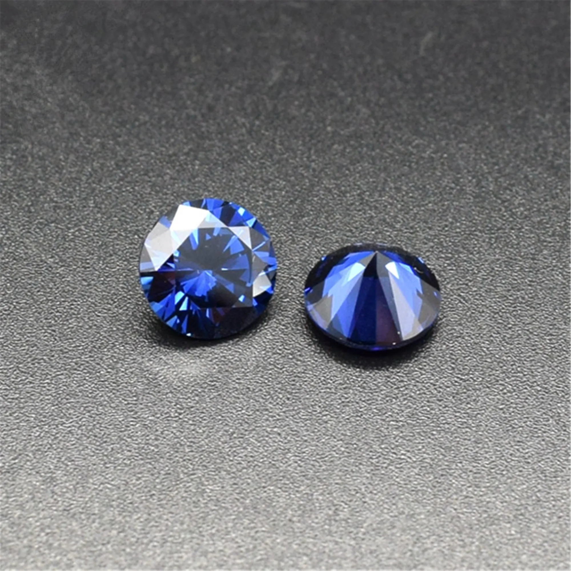 

Joanlyn Sapphire Round Faceted Gemstone Brilliant Cut Sapphire Gem Multiple Sizes to Choose C45S