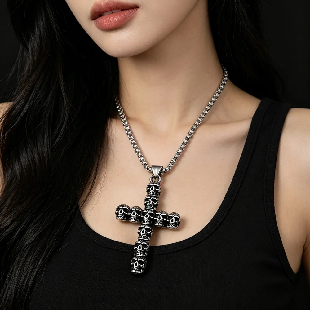 Retro cast cross skull stainless steel necklace, waterproof and non-fading blackening process, bulk sales pendant