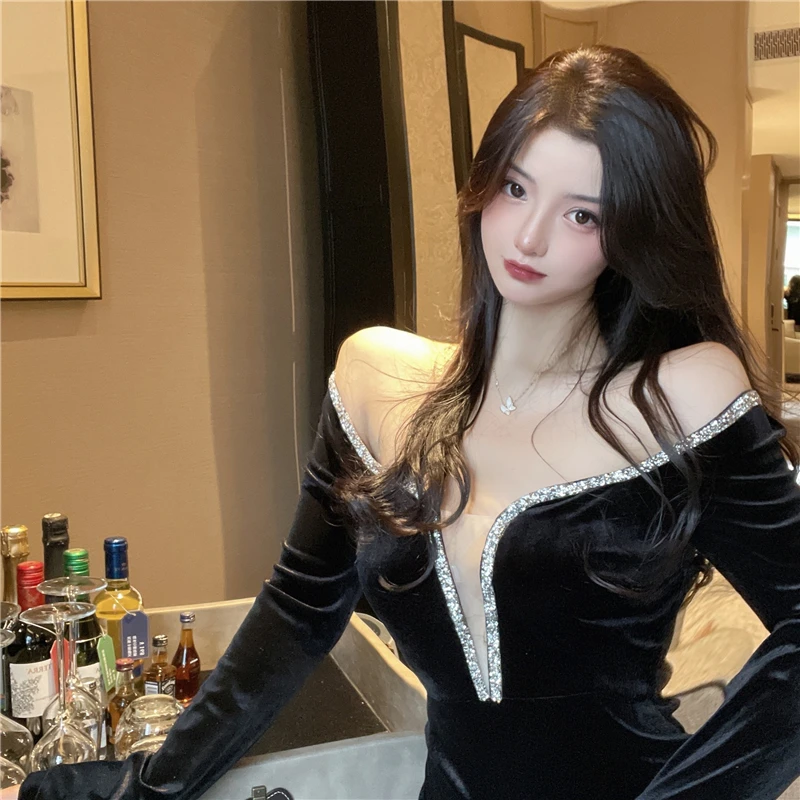 Vintage Sexy V Neck Long Sleeve Black Rhinestone Dress Mini Slim Wrap Hip Evening Vestidos Mujer Short Prom Party Velvet Lady