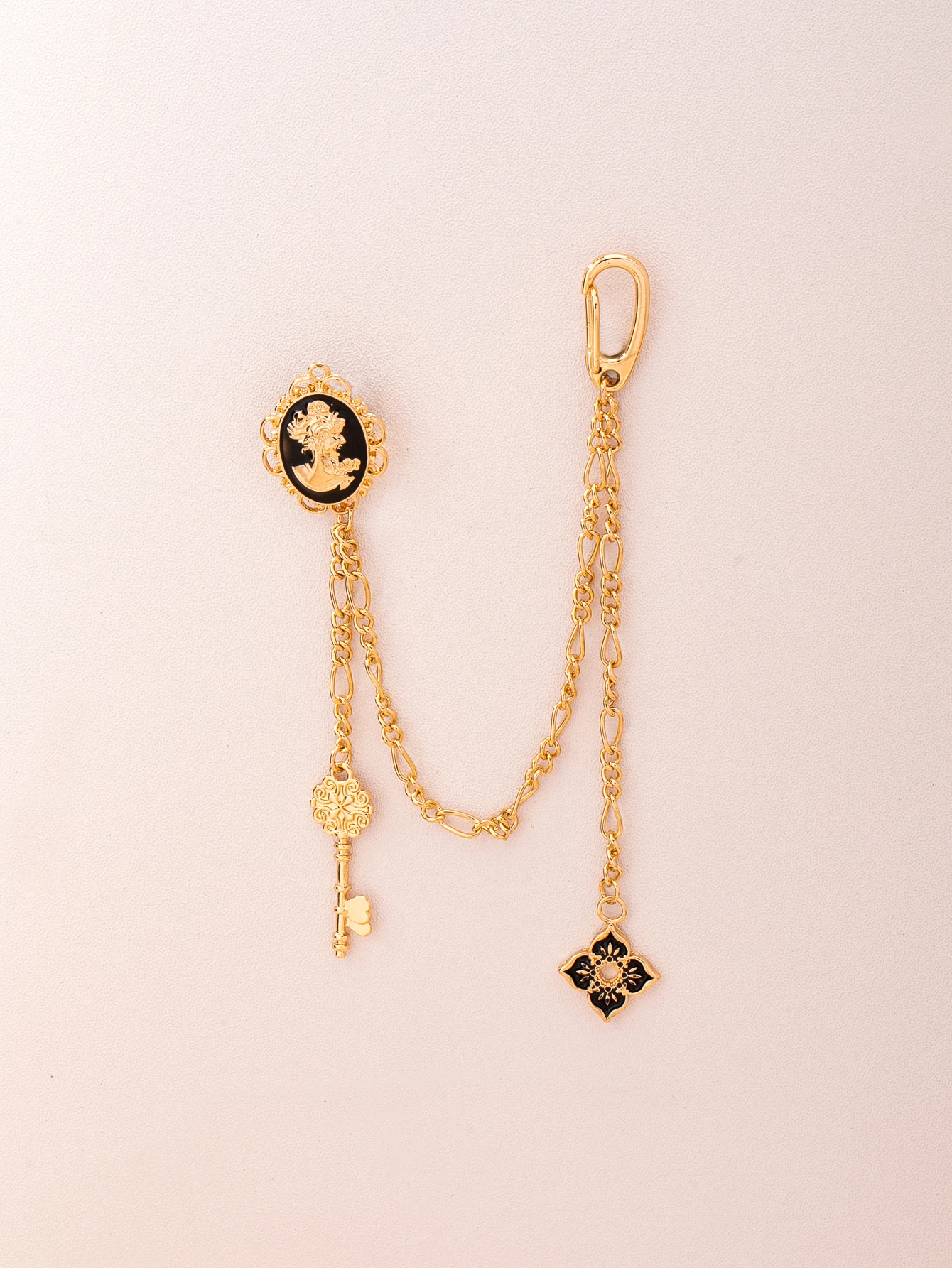 1 Vintage Palace-Style Embossed Key Four-Leaf Clover Pocket Watch Chain, a Women's Accessory Suitable for Parties and Casual Wear