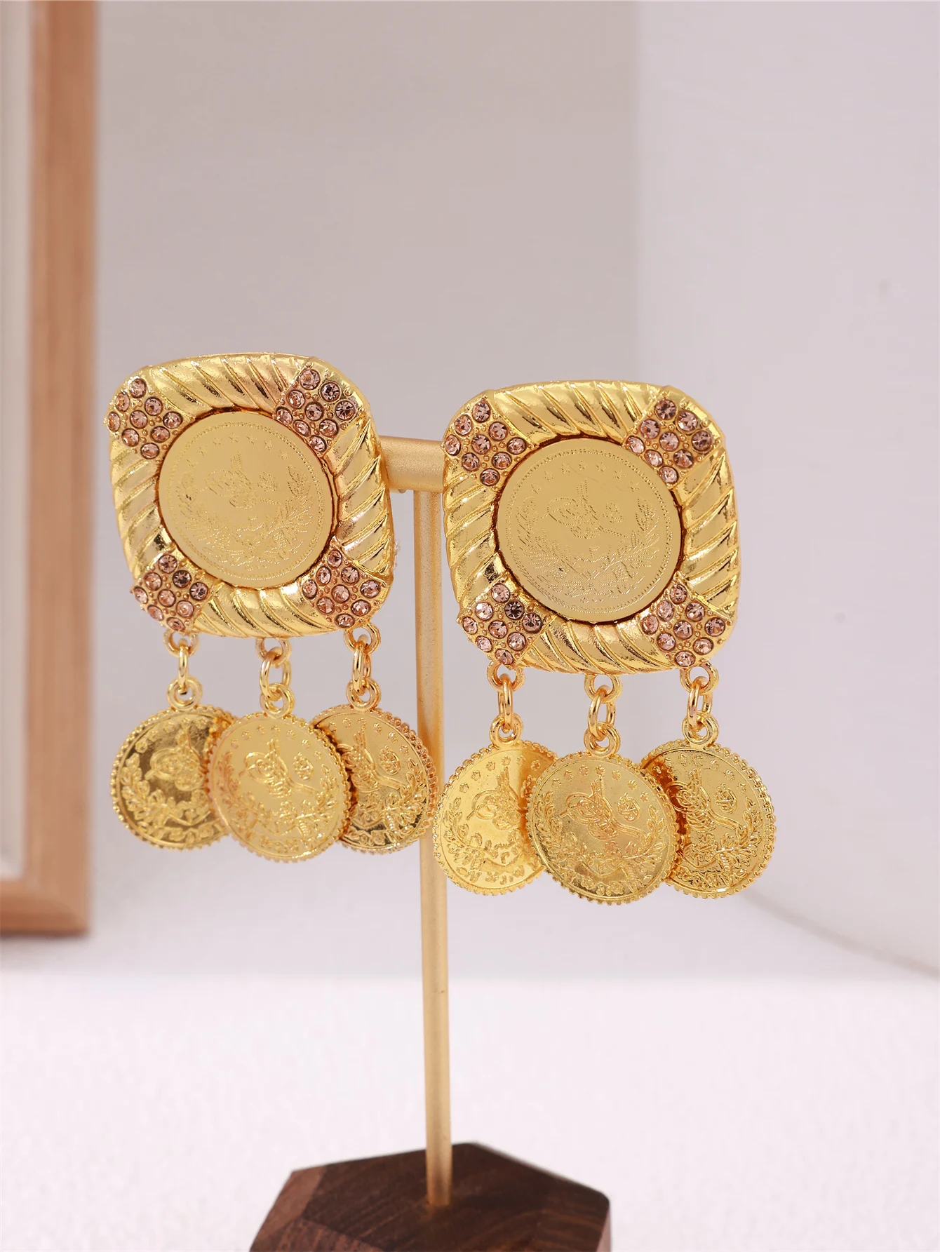 Free shipping Middle East hot selling brooch, chest flower, wedding event accessories, ladies' popular fashion brooch, noble ret
