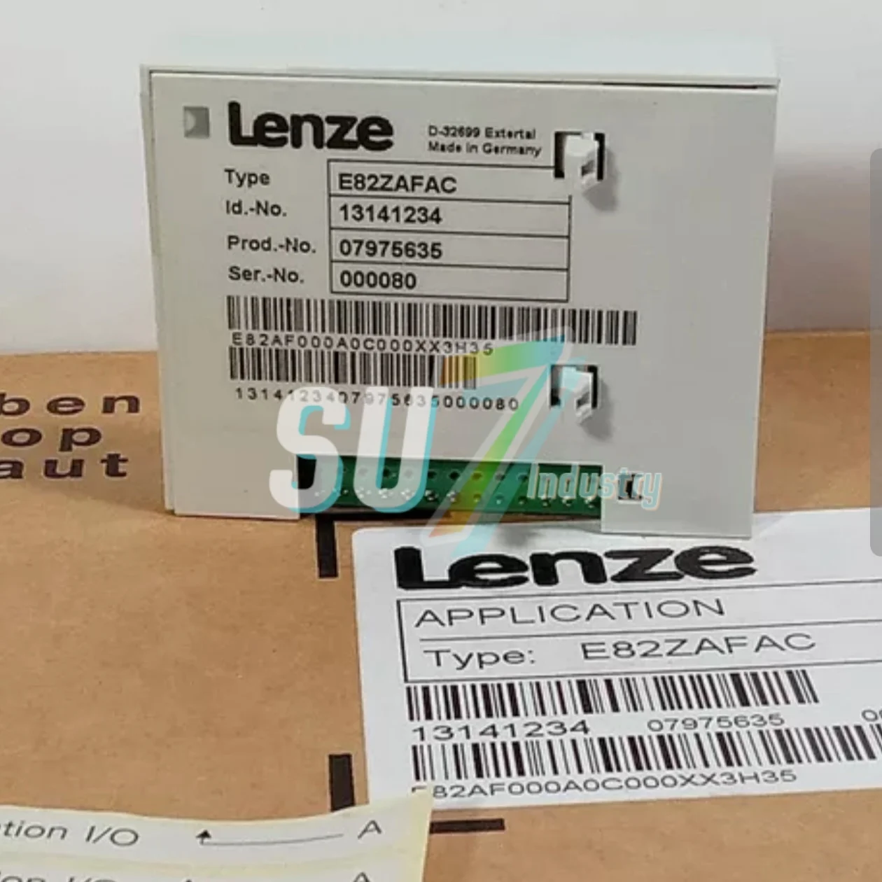 

Преобразователь частоты новый в коробке E82AZFCC100 E82ZAFA E82ZAFAC E82ZAFAC001 E82ZAFAC010 E82ZAFCC001