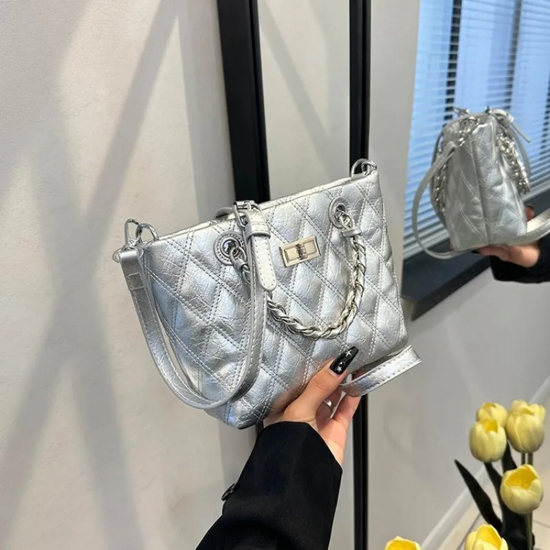 Borsa a tracolla funzionale da donna Scomparti organizzati per un facile accesso e un recupero rapido Soluzione di archiviazione intelligente