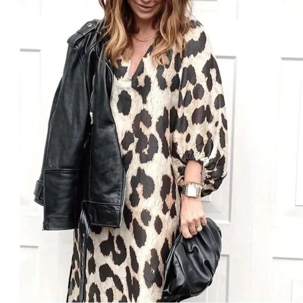 Spring and Summer Women\'s New Long V-neck Loose Lantern Sleeves Leopard Pattern Dress Long Dress