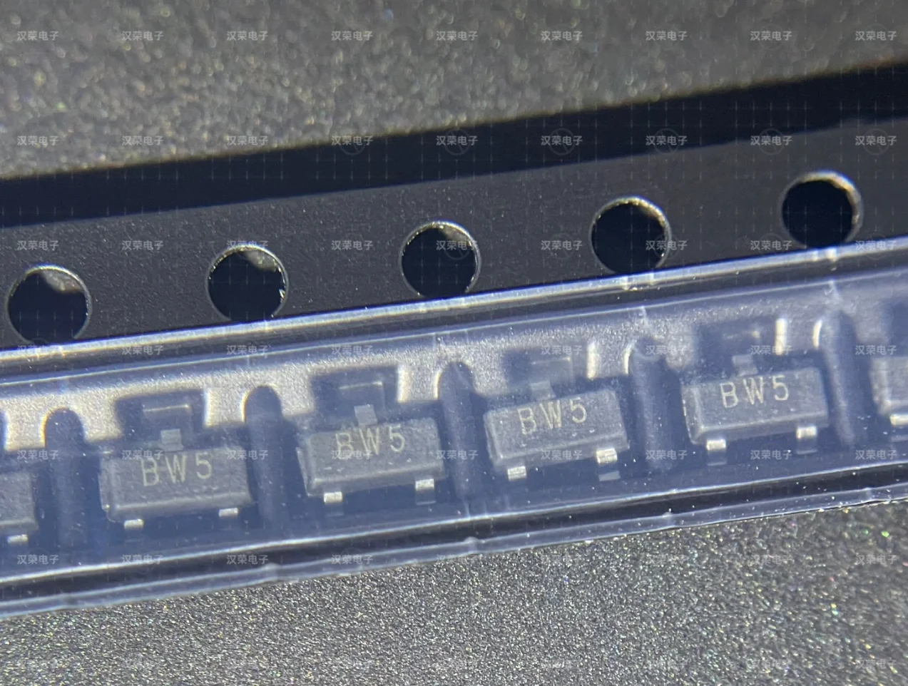 20 قطعة-1000 قطعة 2SB736-T1B-A الشاشة الحريرية BW2 BW3 BW4 BW5 عبر PNP 300 mA ، 80 V SOT-23 جديدة ومبتكرة في المخزون #4