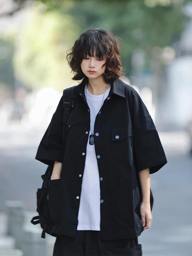 

Summer New Style Loose Casual Short Sleeve Retro Japanese Design Workwear Shirt Unisex Loose Fit Half Sleeve Shirt for Youth