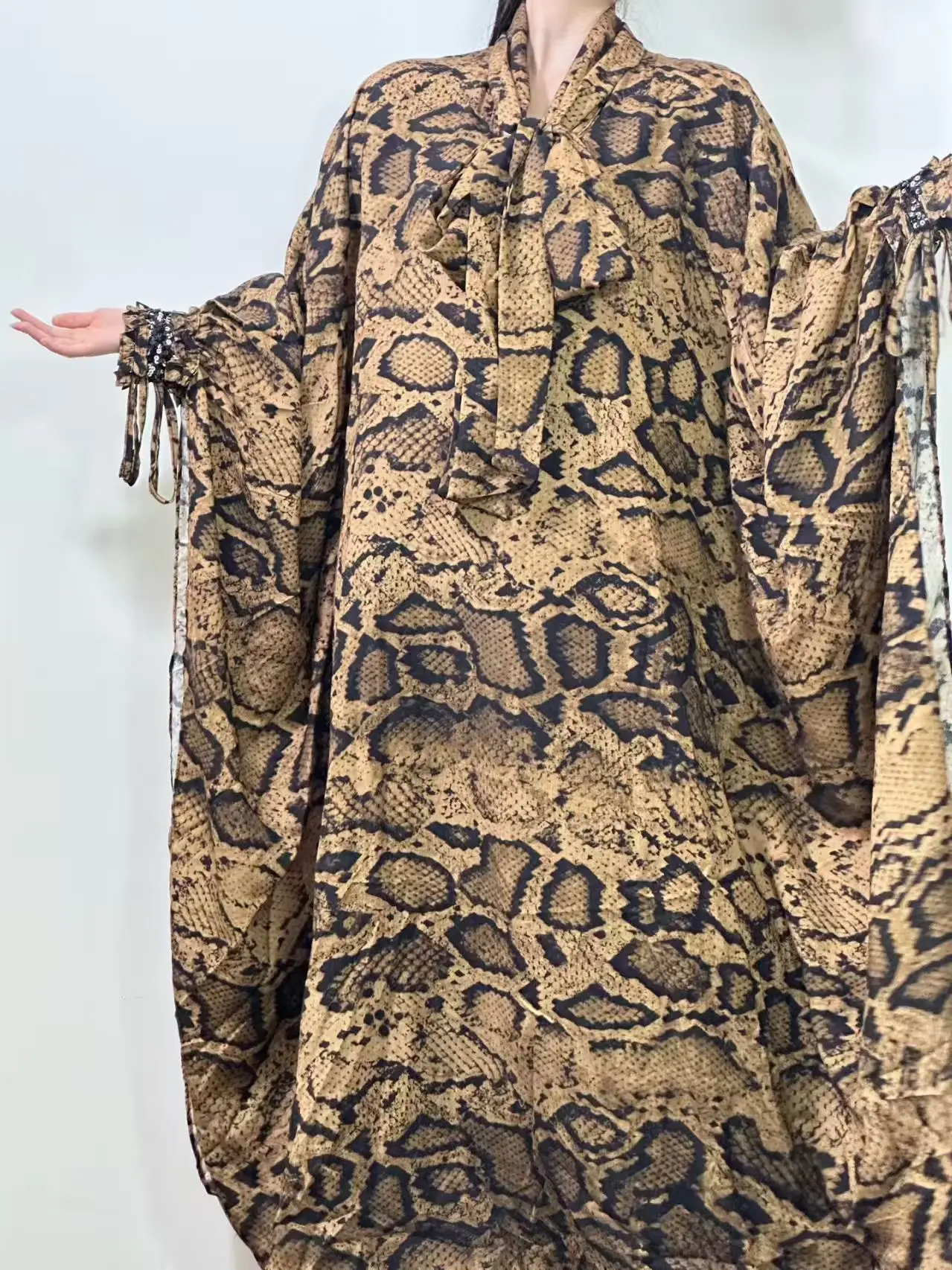 جديد 2025 الخريف المرأة الرجعية هندسية مطبوعة ربطة القوس فيونكة التعادل البلوفرات فستان موضة فضفاضة كبيرة الحجم منتفخ تنورة الحفلات