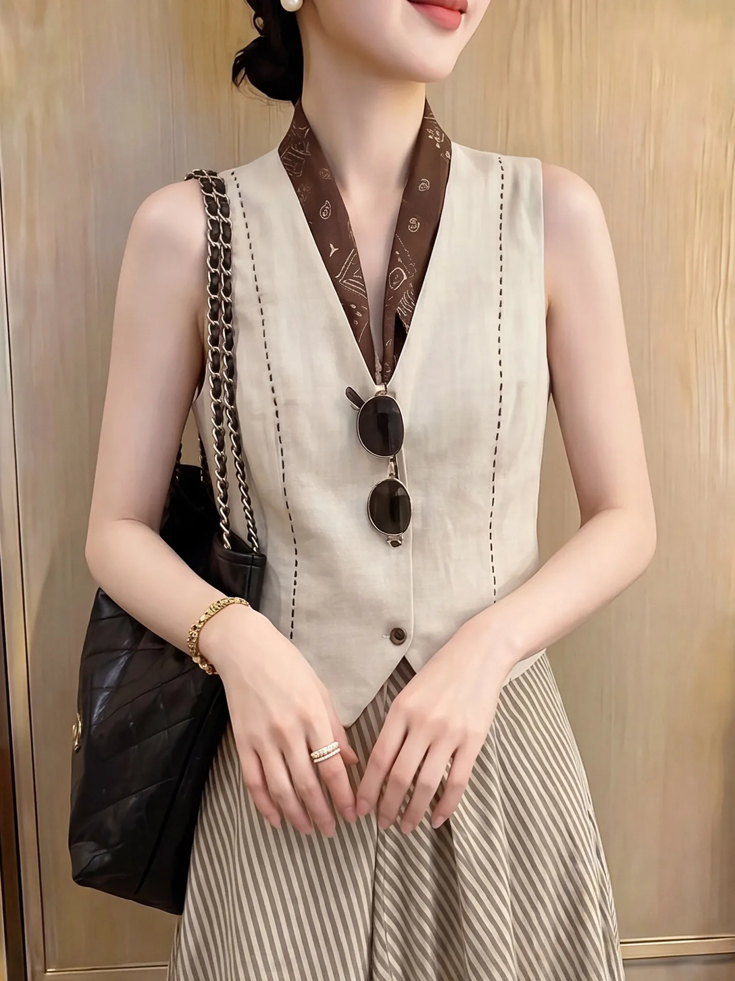 Unique Beautiful Summer Design Women's Vest Belted Sleeveless Scarf V-Neck Breathable Standard Fit Polyester Fiber Outerwear
