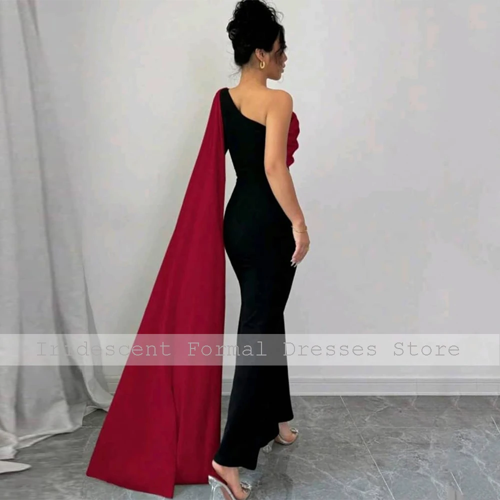 ชุดราตรีสีดําดอกไม้สีขาว Draped หนึ่งไหล่ Mermaid ชุดราตรี Maxi แขนยาวข้อเท้าความยาวชุดปาร์ตี้สตรี