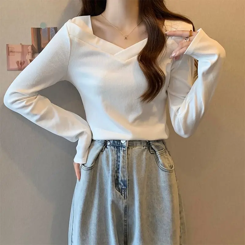 V-neck Korean Fashion T-shirts Women Kpop Long Sleeve Tops Y2K Winter Kawaii Slim Goth Tees Harajuku Cheap Clothes Woman Tshirts