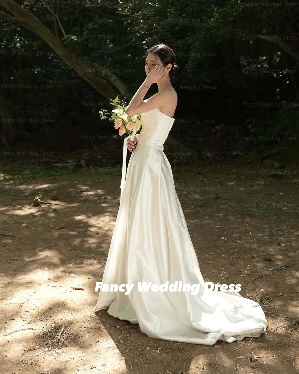 멋진 매력적인 Strapless 웨딩 드레스 한국 사진 촬영 라인 부드러운 새틴 신부 가운 바닥 길이 뒤로 코르셋 사용자 정의