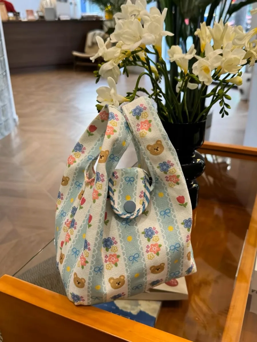 

Новинка 2024 года, универсальная парусиновая ручная сумка-бокс для бенто, милая сумка для обеда, женская сумка-тоут, современная нейтральная сумка среднего размера