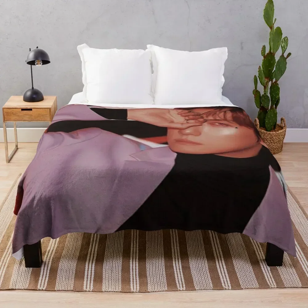 

byun baekhyun (love shot) Throw Blanket Softest Thermals For Travel christmas gifts Bed Fashionable Blankets