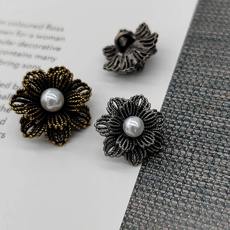 18/20MM Vintage Flower Metal Shank Buttons Of Clothing High Quality Pearl Beaded High Fashion Sewing Button For Coat Needlework