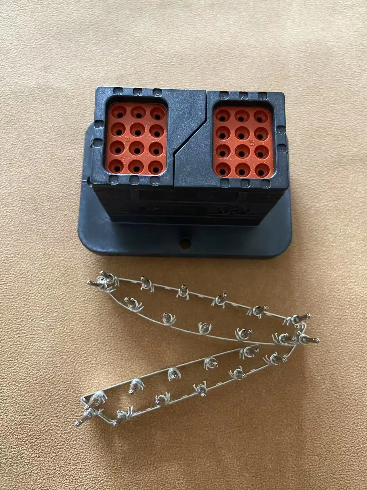 

DRC12-24PA Connector with 24pcs pins male