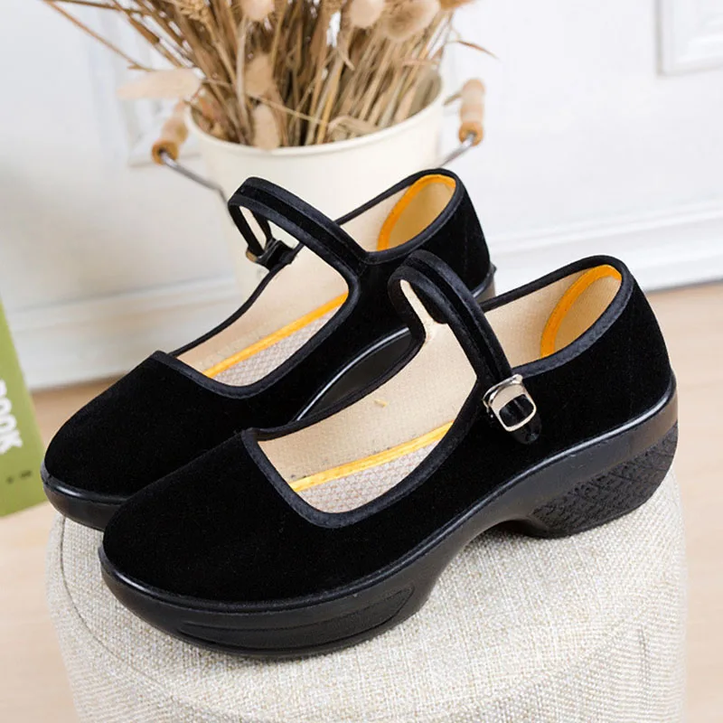 Middle-aged and old canvas shoes comfortable leisure cloth shoes chun xia female soft slippery wear-resisting