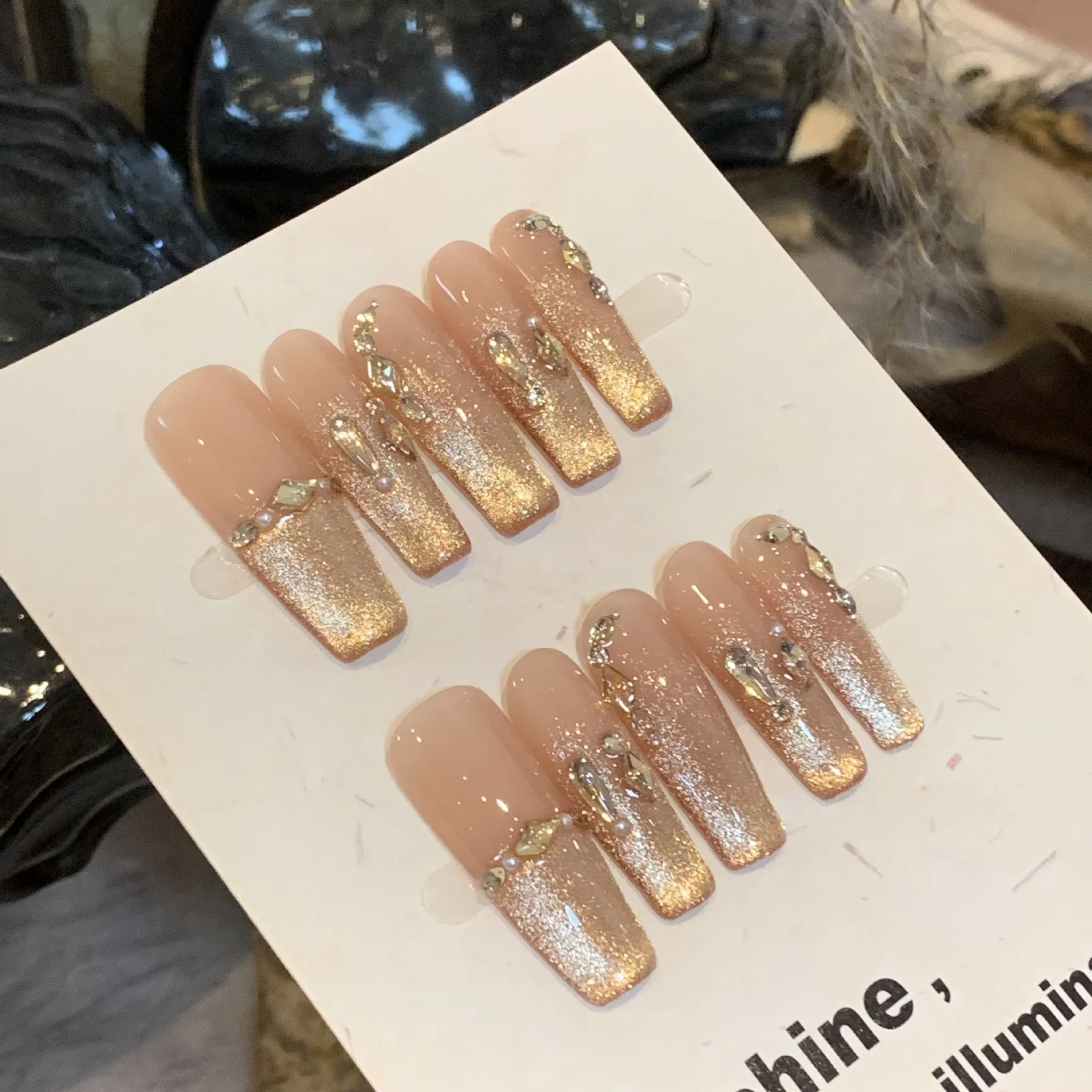 : Aangepaste pers op nagels