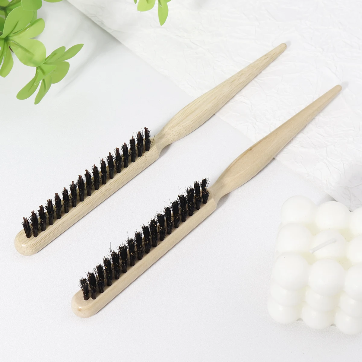 قطعة واحدة من فرشاة تمشيط ذات شعيرات ملونة من الخشب الطبيعي، فرشاة إبرة تدليك ذات شعيرات بمقبض خشبي، خاصة للشعر المستعار الحقيقي