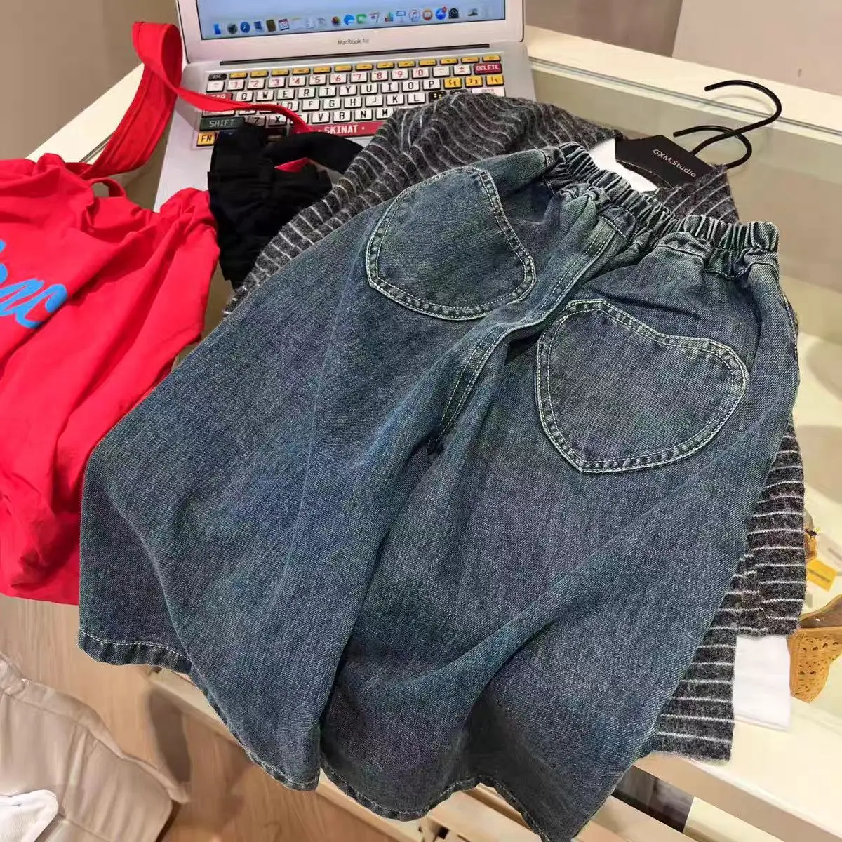 Girls' retro jeans 2026 autumn new children's Korean version wide leg casual versatile sweet and cute pants