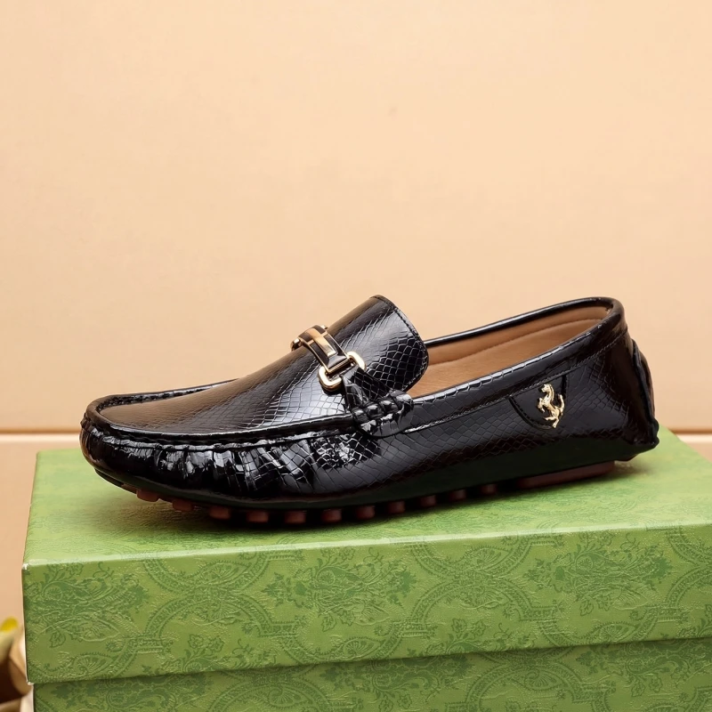 Modische Designer-Leder-Loafer für Herren, bequeme Slipper, leichte, rutschfeste Freizeitschuhe für Herren, flache Herrenschuhe. – Detail 3