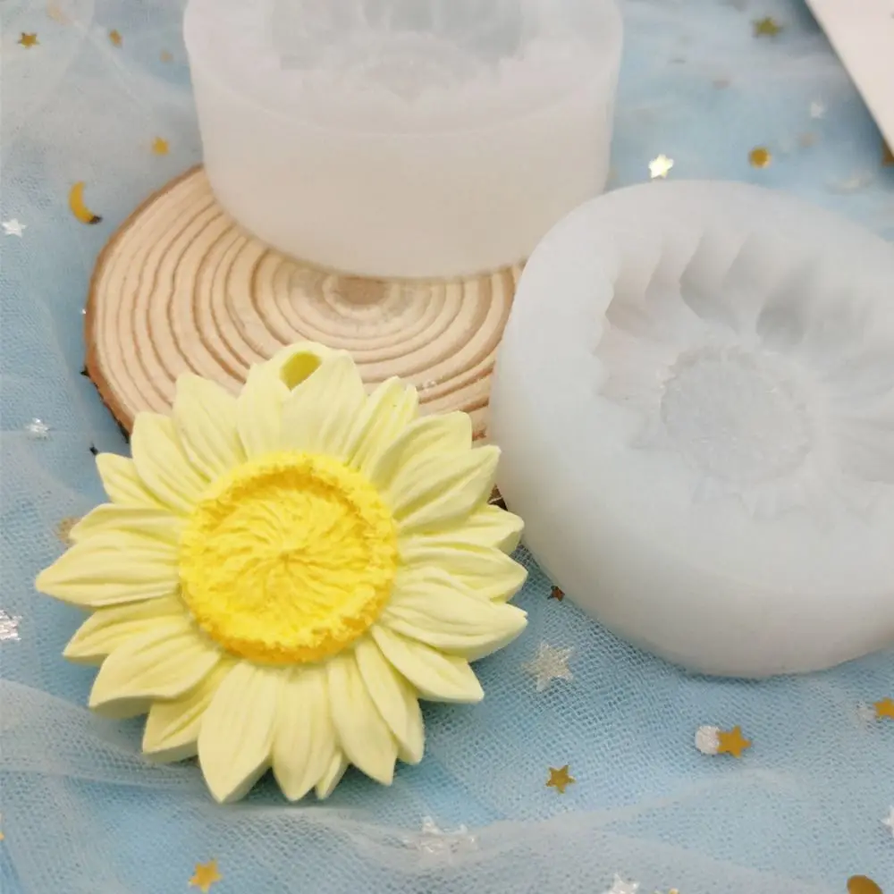 Portable 3D Sunflower Pendent Mold DIY Relief Candle Silicone Moulds Handmade Soap Molds Plaster Clay Resin Art Craft
