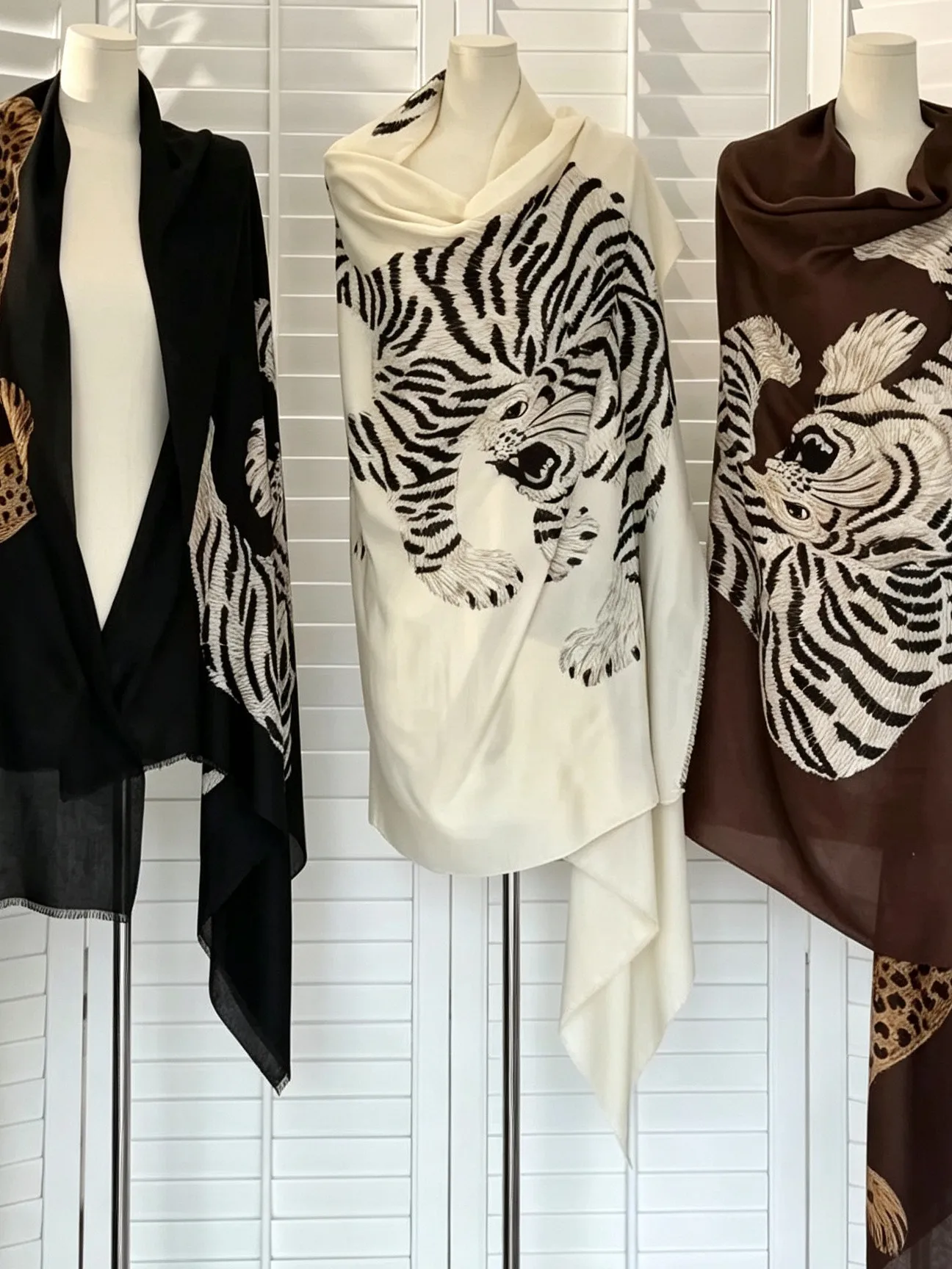 elegant-lightweight-2026-new-money-leopard-print-shawl-women's-spring-summer-autumn-thin-fashionable-scarf-multifunctional-be