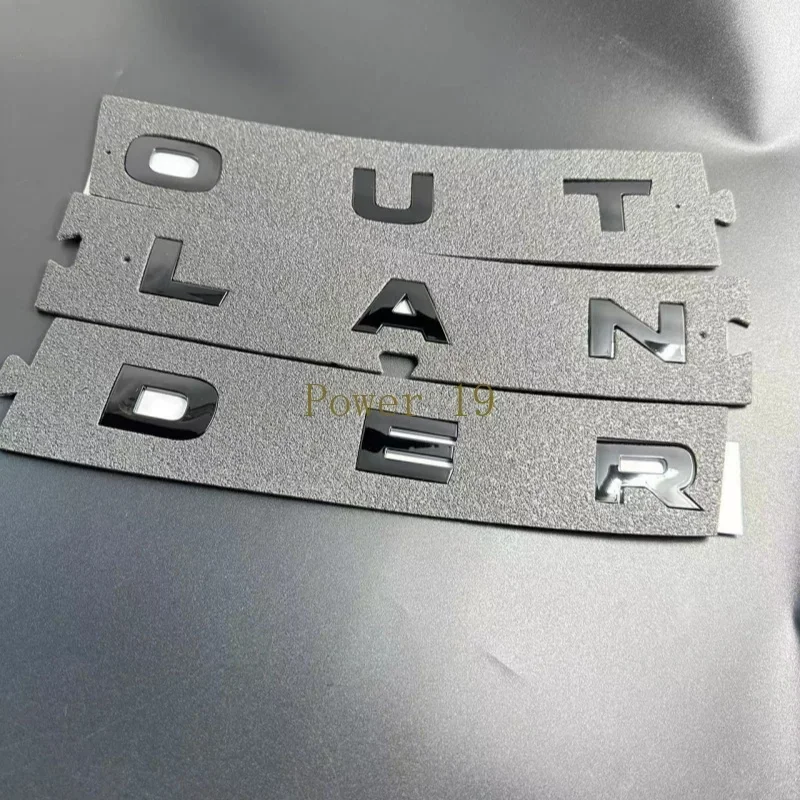 Pegatina con letras y logotipo delantero para coche, accesorios de estilo ABS para Outlander 2023 2024