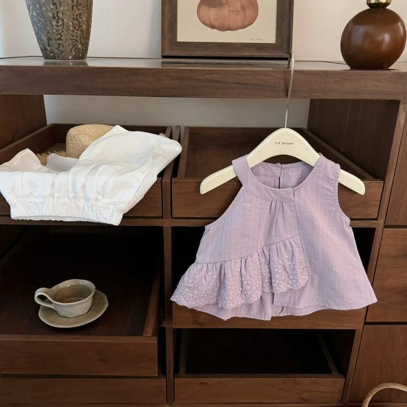 Korean style baby girl high-end embroidery design vest and cropped pants set