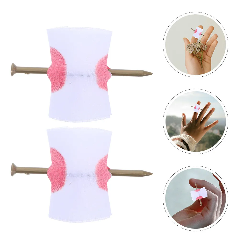 

2Pcs Nail Through Finger Prank Bloody Halloween Scary Props April Fools Trick Performance Funny Joke Prop Prank Toys
