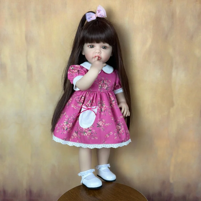 BZDOLL Stehende Puppe 55cm 22 Zoll Vollsilikon Reborn Baby Mädchen Lebensechte Prinzessin Neugeborenes Kleinkind Kunstbebe Badespielzeug Geburtstagsgeschenke für Kinder