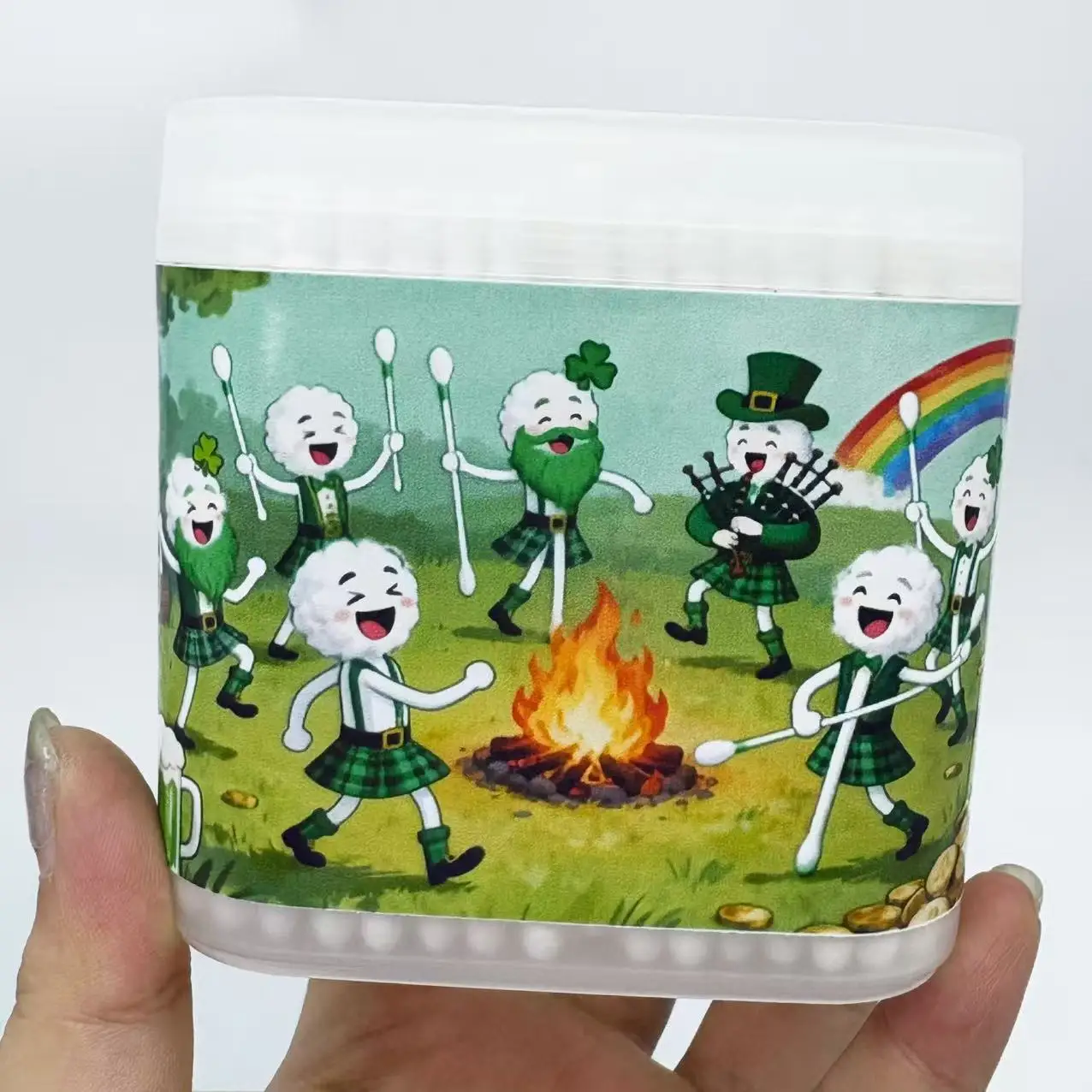 400 قطعة من مسحات القطن ذات الطابع المزدوج للقبعة الخضراء، أعواد أعواد قطنية مبتكرة لعيد القديس باتريك، أعواد قطنية مستديرة حلزونية بيضاء