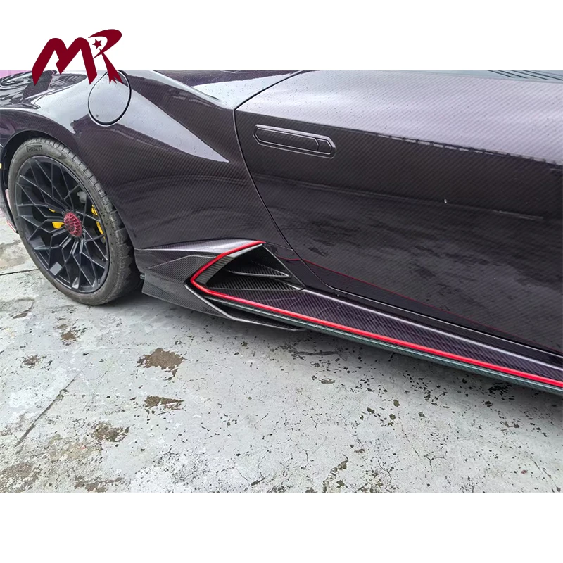 

New V-style Dry Carbon Fiber Side Skirt Suitable for Lamborghini Huracan STO Modification and Upgrade