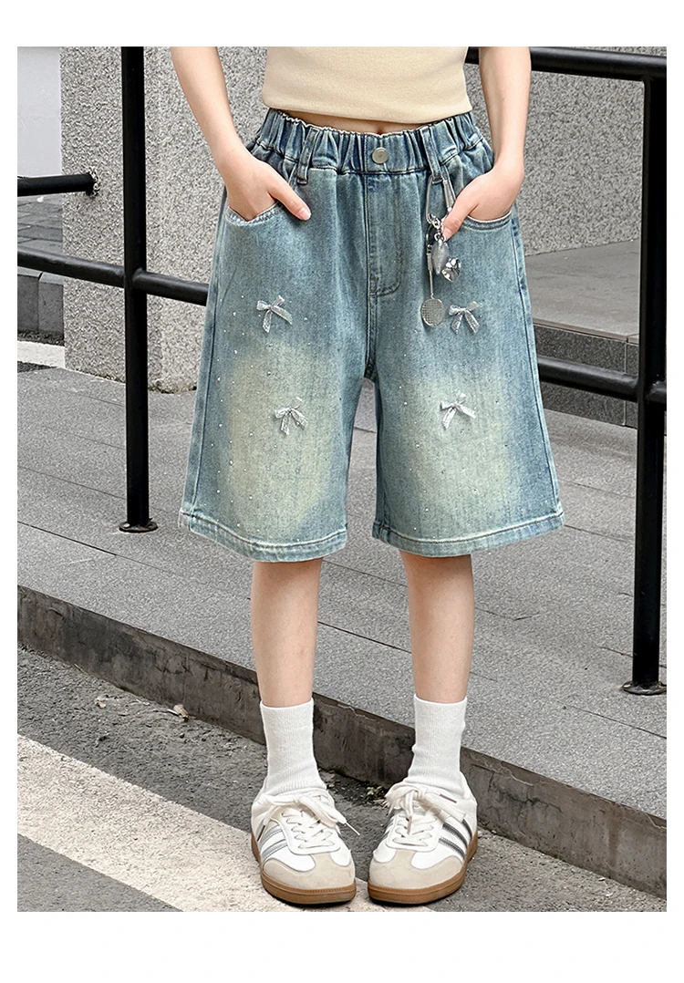 Neue Modische Kinder-Knielange Jeans-Shorts mit Schleife und Strass für Teenager-Mädchen, Lässige Capri-Jeans mit Schleife – Detail 4