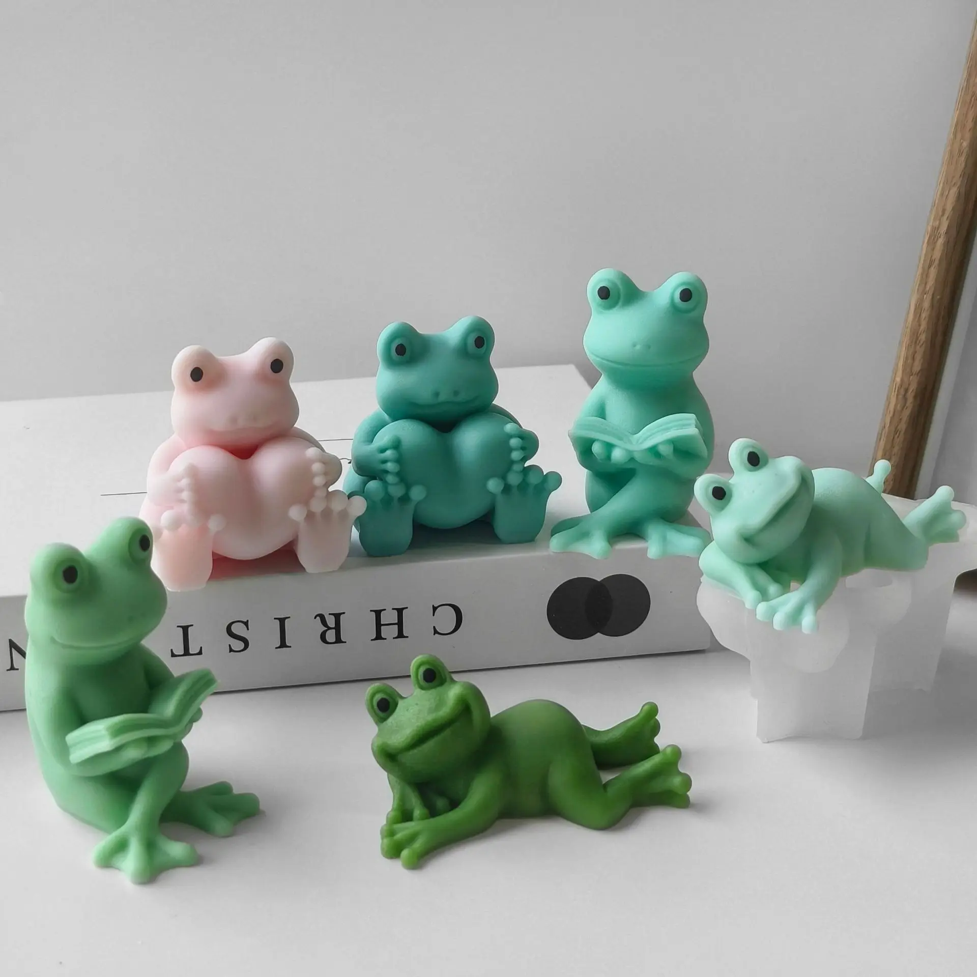 Cute Frog With Heart Silicone Mold Handmade Frog Candle Mould Resin Ornaments Mould Soap Mould