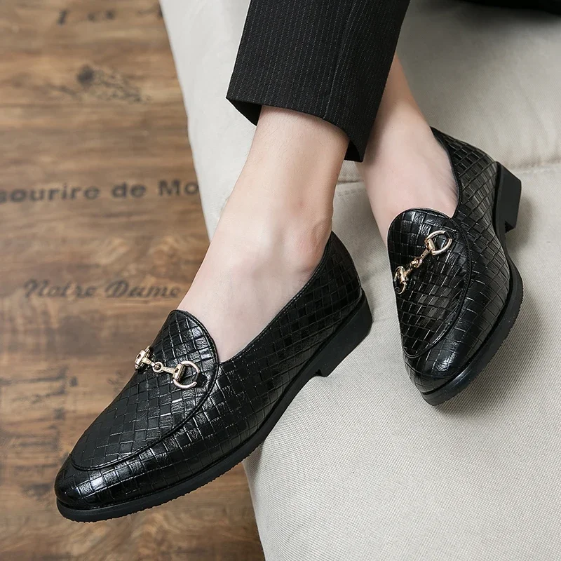 Loafers Shoes Men PU Embossed Woven Pattern Metal Buckle Decorative Pointed Low Heel Business Casual Shoes Classic Men Shoes