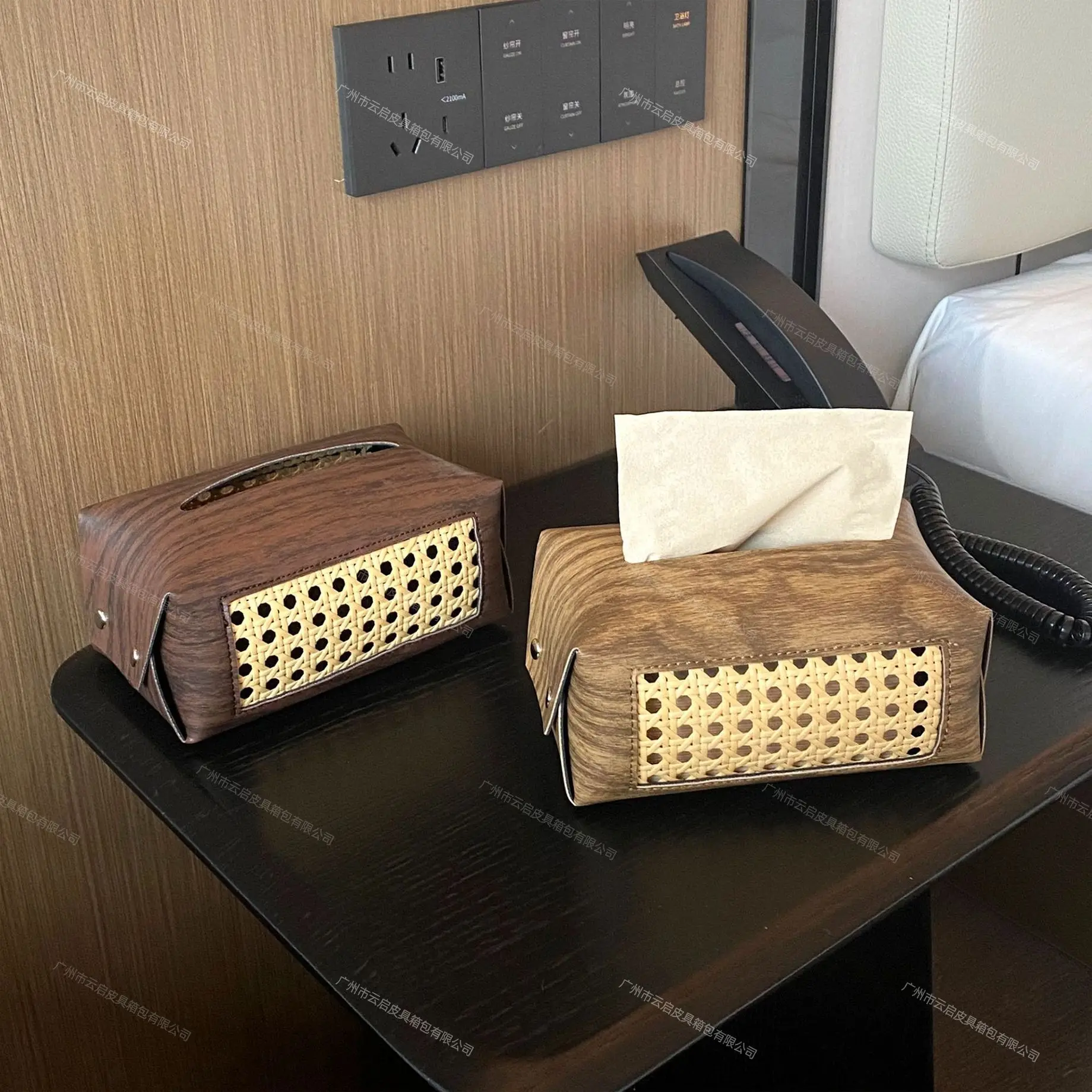 

Woven Leather Look Tissue Box with Hollow Design, Wood Grain PU Napkin Holder for Living Room Coffee Table