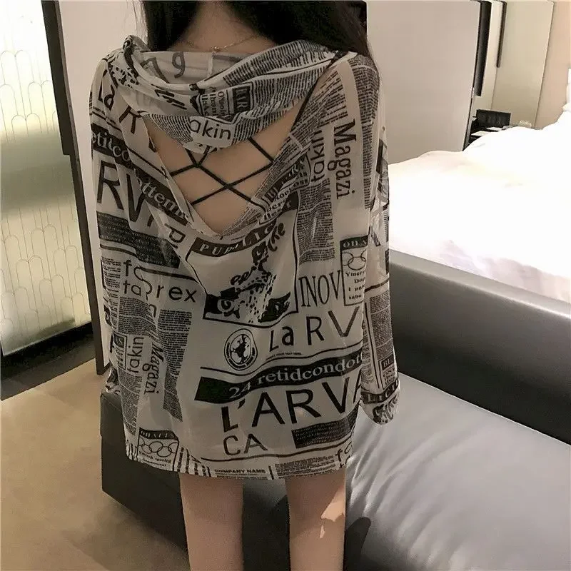 2024 New Women\'s T-shirt Sunscreen Clothes Graffiti Printing Loose Thin Wild Hooded Back Hollow Thin Shirt Isn\'t Trendy Harajuku