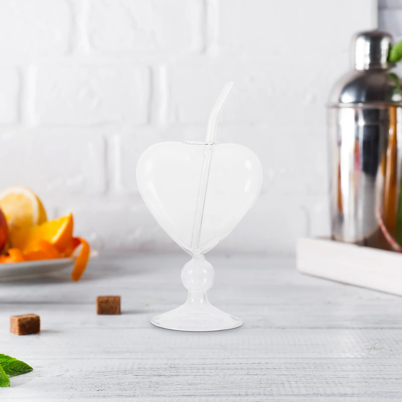 

1Set Creative Heart Cocktail Glass Set Stylish Clear Cup with Straw for Refreshing Drinks Desserts Elegant Tableware