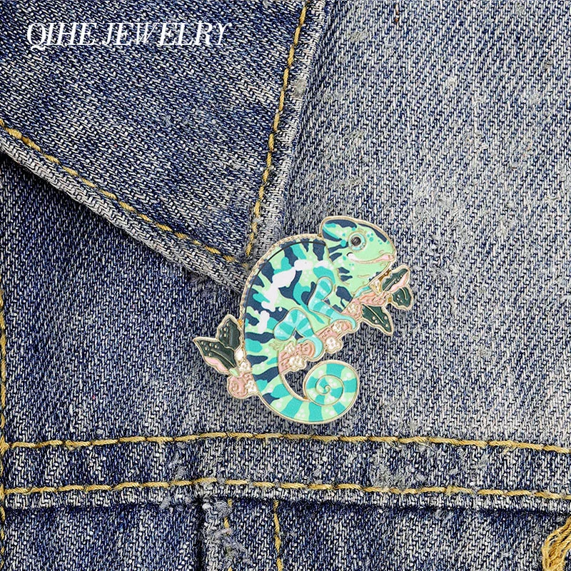Fantasy Chameleon Floral Enamel Pins Lizard Animal Cartoon Brooch Backpack Lapel Badge Jewelry Accessory Party Gifts for Friends