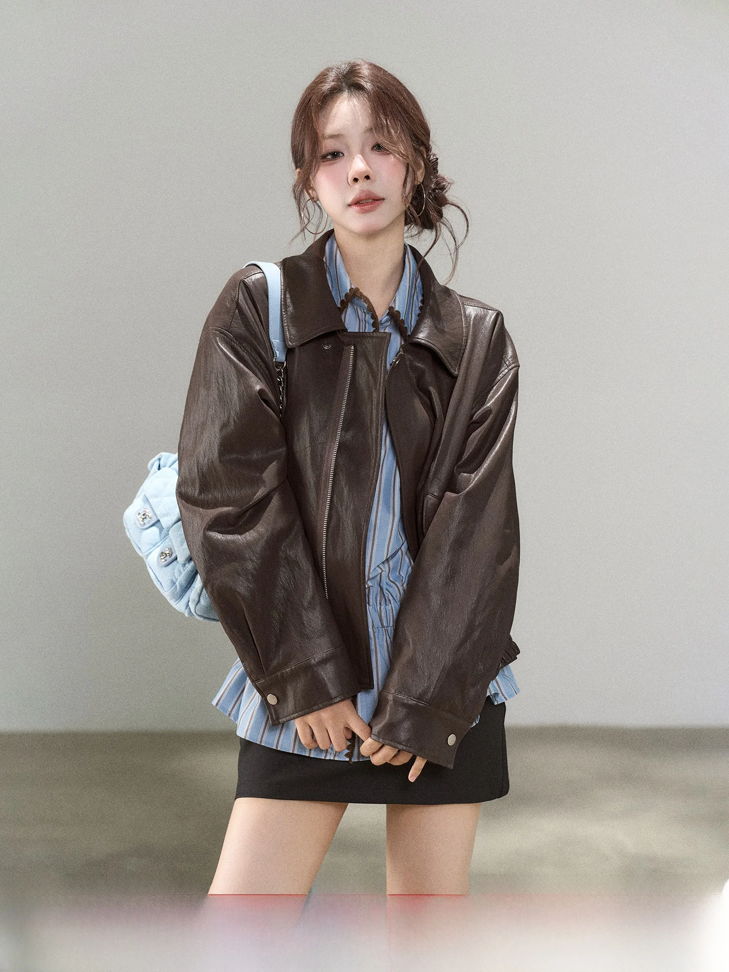 

Американский Sle ort Коричневый кожаный джет Женский дизайн Sensation Осень Новое поступление с деталями Прямой крой Молодежная мода